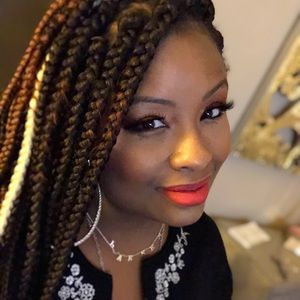 Meet your Posher, Deidra